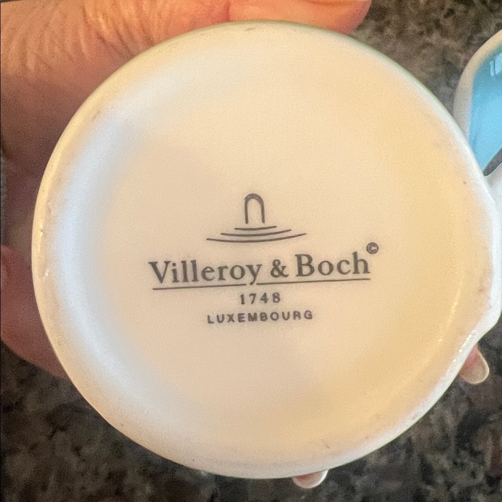 Villeroy & Boch Gradient Blue and White 2 Mugs - Picture 2 of 4